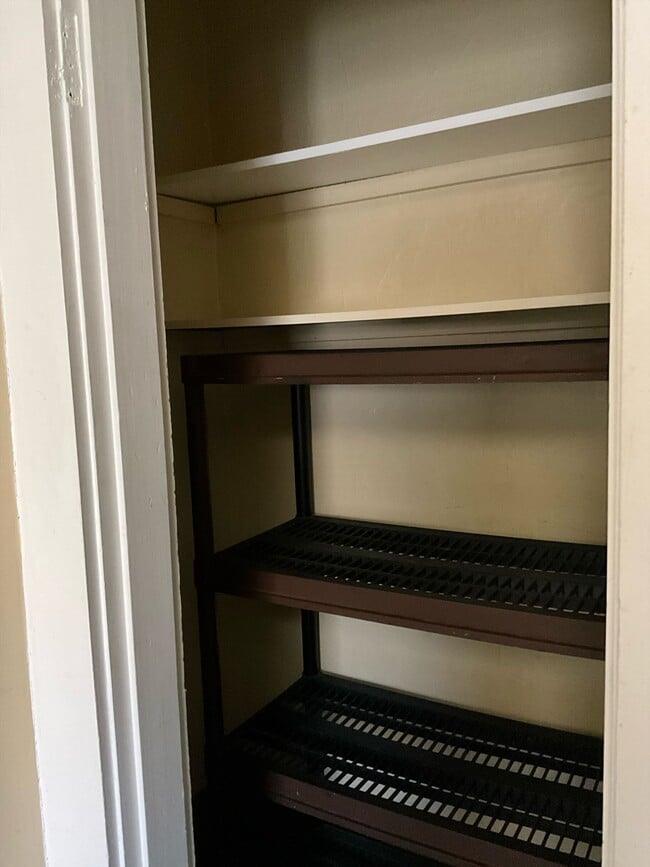 Building Photo - 190 Church St