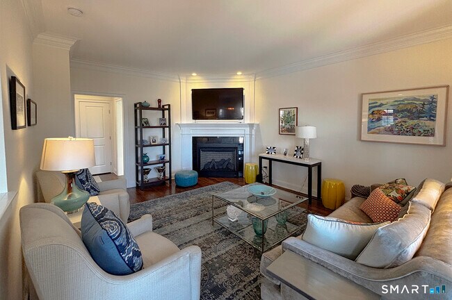 Building Photo - 860 Oldfield Road