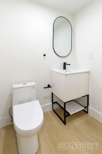 Building Photo - Stunning Brand New Townhouse for Rent in Bushwick!