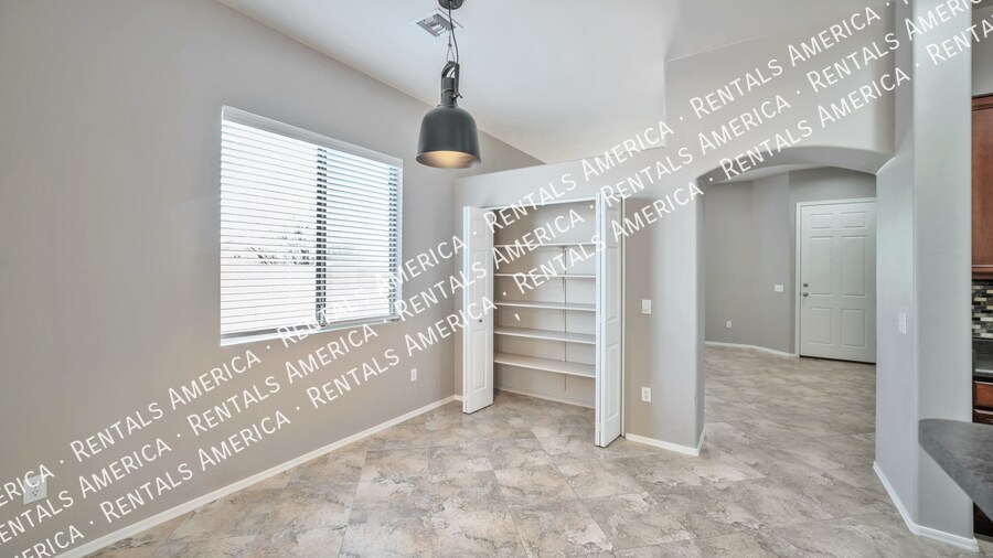 Building Photo - 10430 E Rita Ranch Crossing Cir