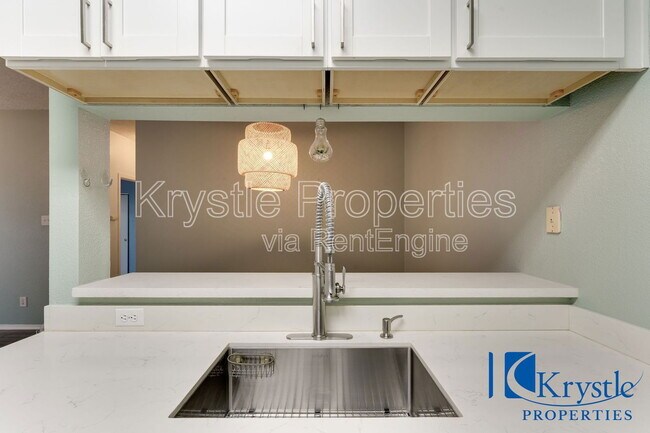 Building Photo - 1201 Glen Cove Pkwy