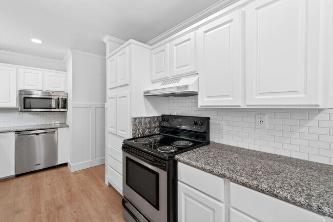 Building Photo - 281 W 2000 S St