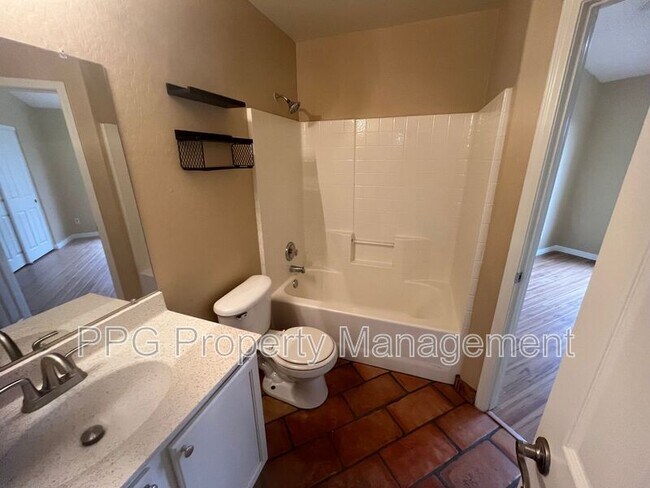 Building Photo - 14930 N Gil Balcome Ct