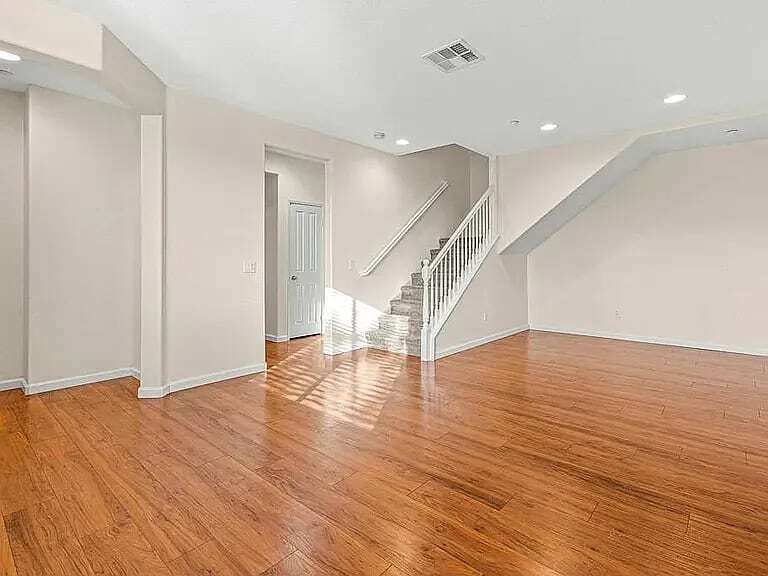 Building Photo - 27580 Darrington Ave