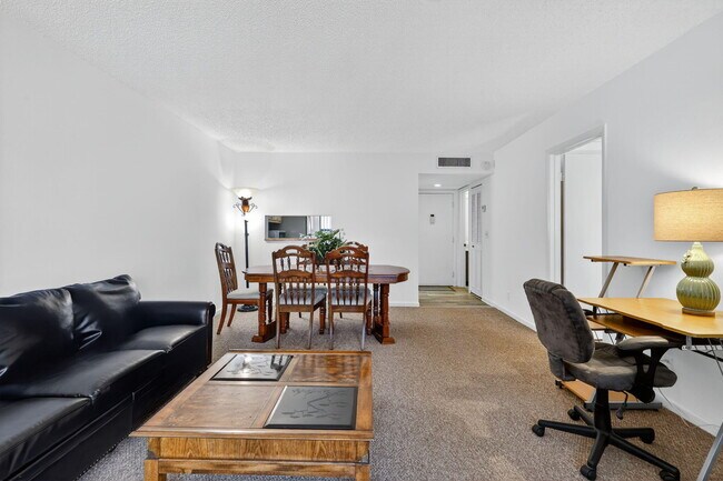Building Photo - 5220 Las Verdes Cir