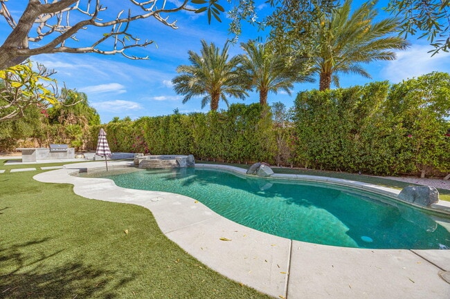 Building Photo - 49392 Hohokam River St