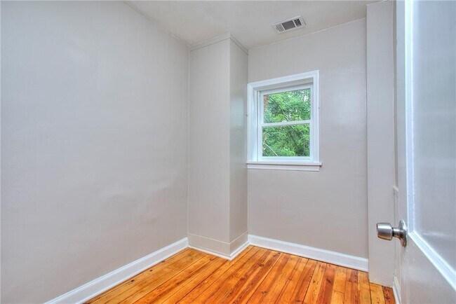 Building Photo - 2067 Brockett Rd