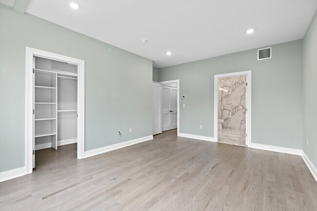 Building Photo - 57 Lincoln Ave