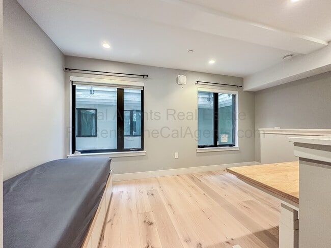 Building Photo - 2747 San Pablo Ave