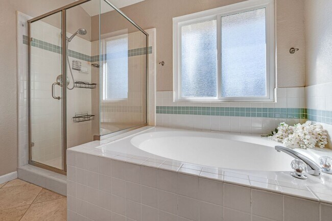 Building Photo - 3 Bedroom Folsom Home with Updated Kitchen, Pool and 3-Car Garage!