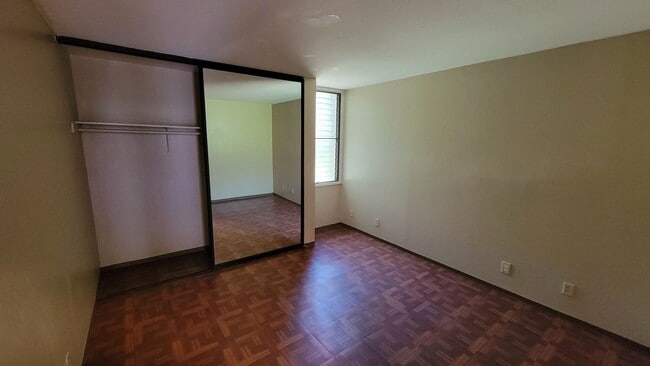 Building Photo - Makaha Valley Plantation 2 Bedroom Town Home