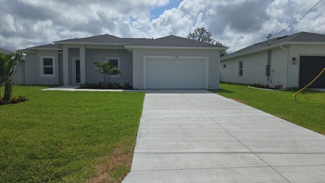 Building Photo - 161 Antilla Dr
