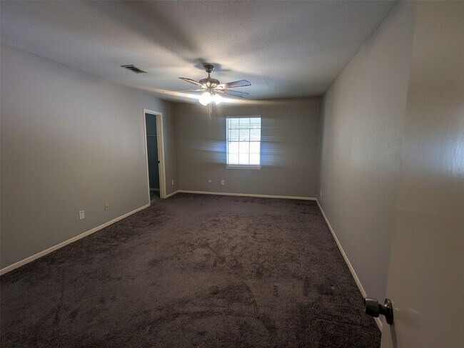 Building Photo - MOVE-IN READY 4 BED/ 2.5 BATH HOME IN MIDD...