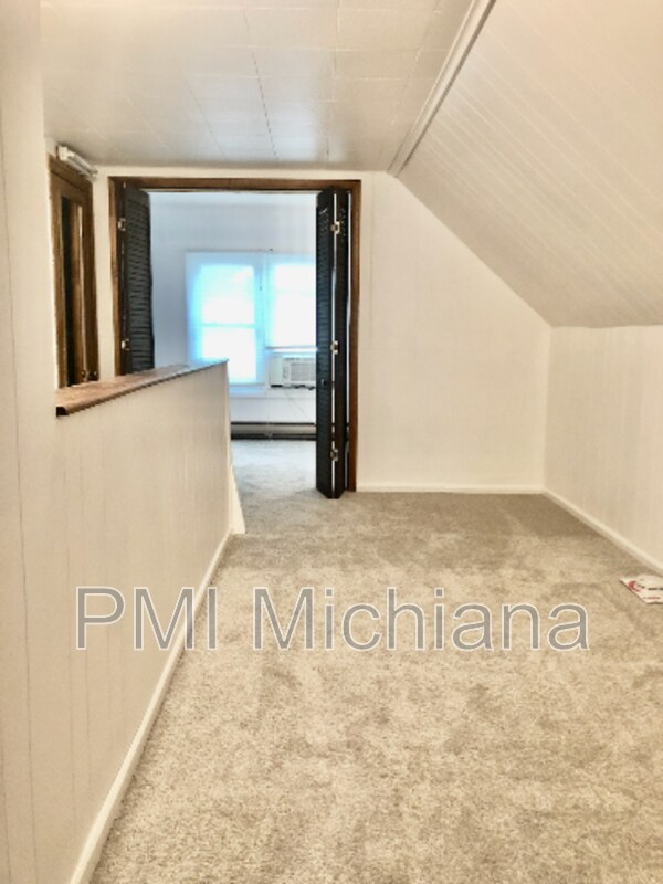 Building Photo - 52554 Kenilworth Rd