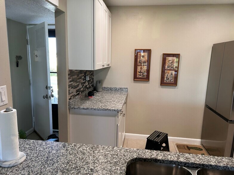 Building Photo - 2727 N Wickham Rd