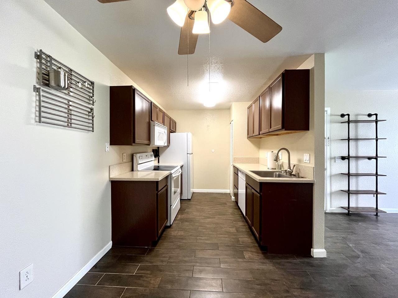 Building Photo - 1265 Kendall Dr