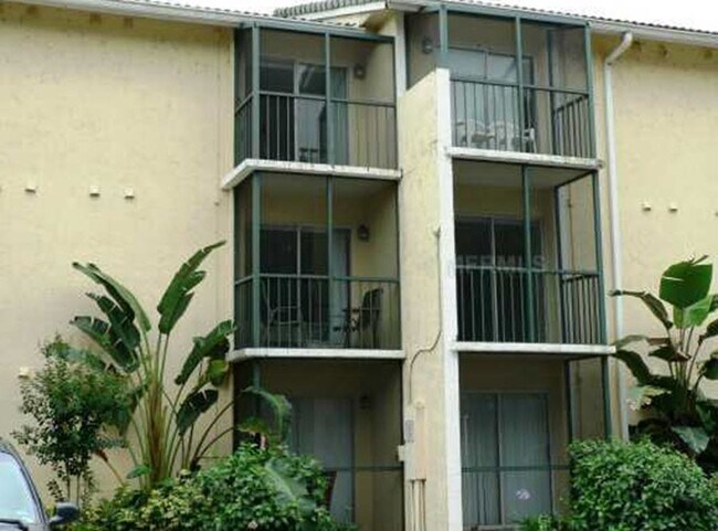 Building Photo - ALTAMONTE SPRINGS: Waterside at Cranes Roo...