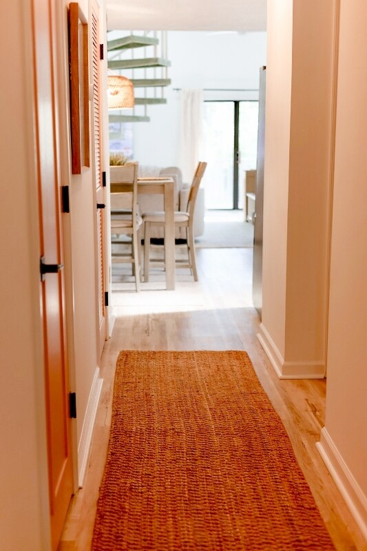 Building Photo - 1095 Plantation Dr W