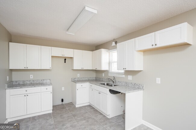 Building Photo - 38 Bakers Dr
