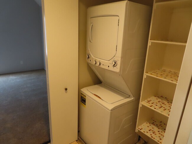 Building Photo - Two Bedroom Condo in the Heart of Mission Valley