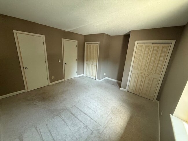 Building Photo - 2 Bedroom / 2 Bathroom @ Surf Court