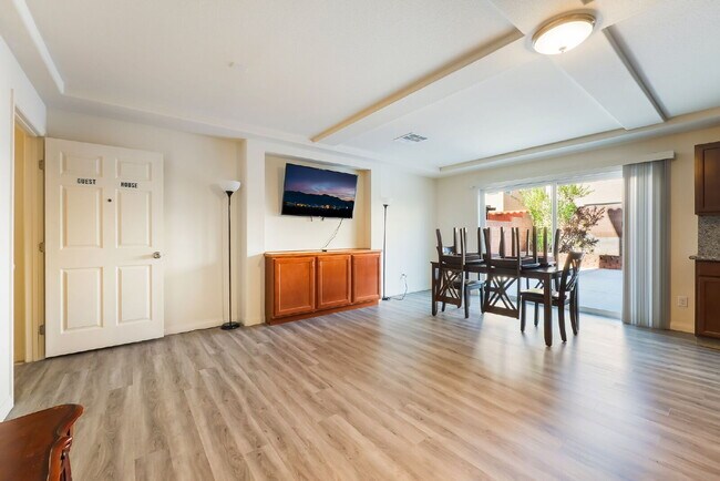 Building Photo - 4 bedroom home, 4 bathrooms,  with a fully self  contained casita with a 3 car garage