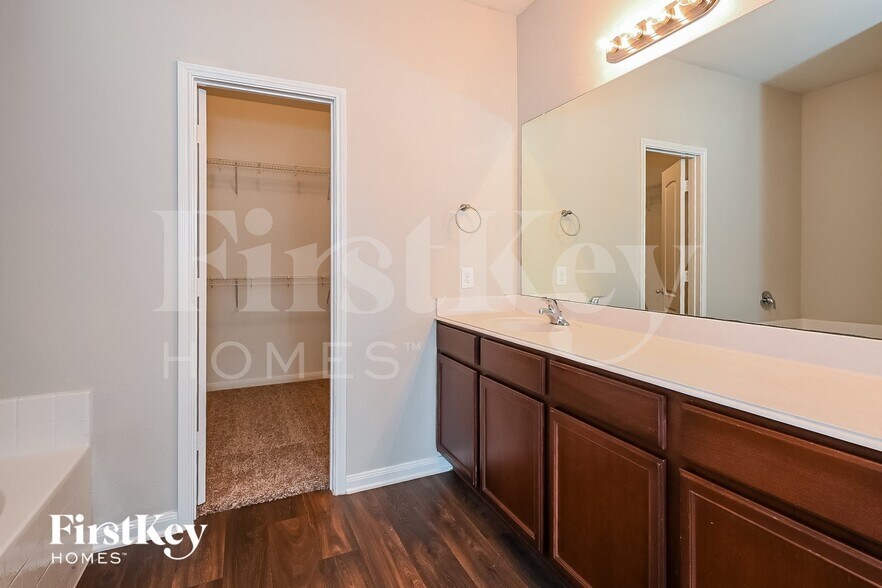 Building Photo - 14281 Bridgeview Ln
