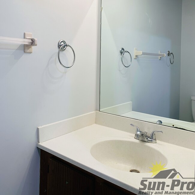 Building Photo - 980 Canal View Blvd