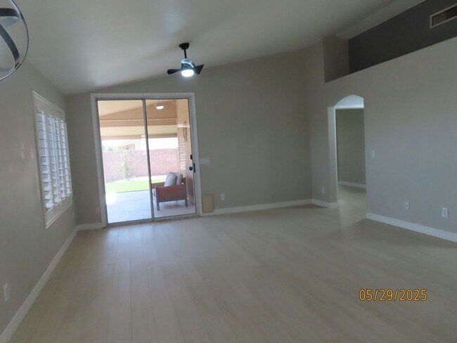 Building Photo - 2 Bedroom 2 Bath in Coyote Lakes