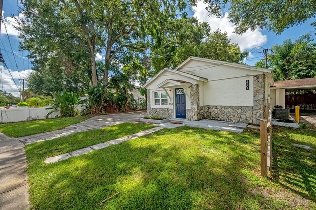 Building Photo - 2307 E Osborne Ave