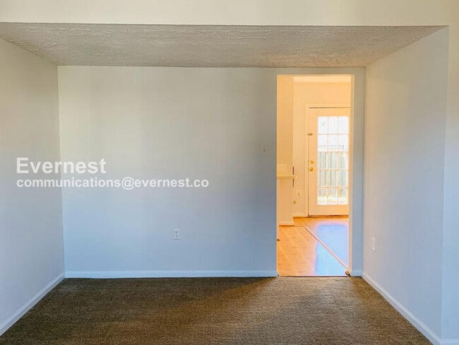 Building Photo - 8627 Reinecke Ct