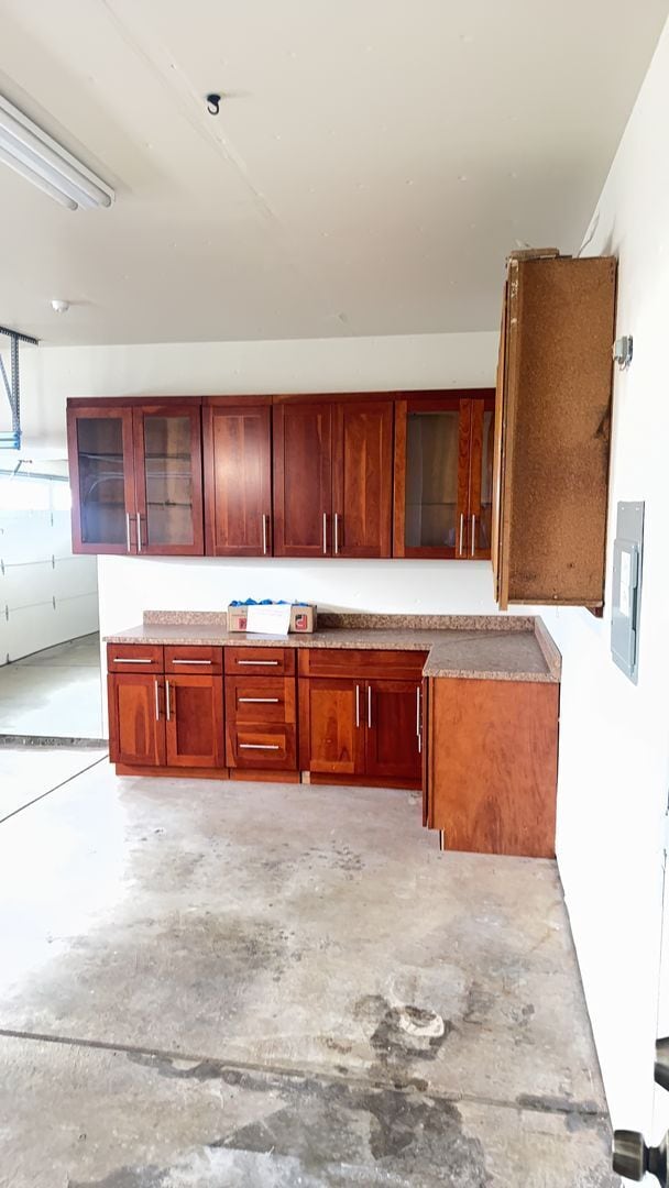 Building Photo - Beautiful Spacious 4-bedroom, 2.5-bathroom...