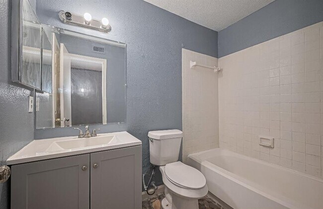 Building Photo - 12615 Brookglade Cir
