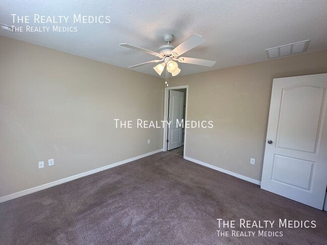 Building Photo - 272 Carina Cir