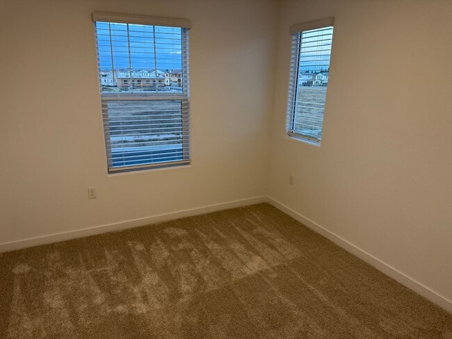 Building Photo - 4 BD 3 BATH HOME BRAND NEW IN PLUMAS LAKE