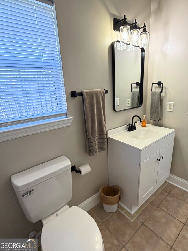 Building Photo - 102 Driftwood Ct