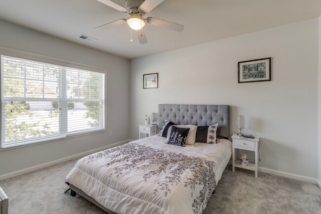Building Photo - 456 Edenhall Dr
