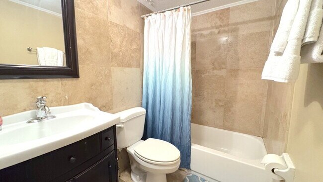 Building Photo - 506 University Blvd