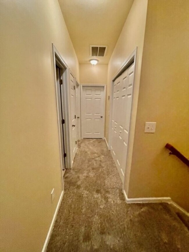 Building Photo - Come take a look at this end unit 3 bedroom, 2.5 bath townhouse located in very desirable FORT MI...