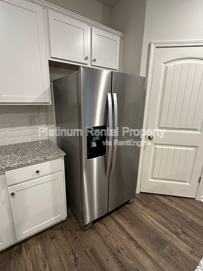 Building Photo - 488 Stoneybrook Dr