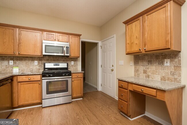 Building Photo - 4425 Ridgefair Dr