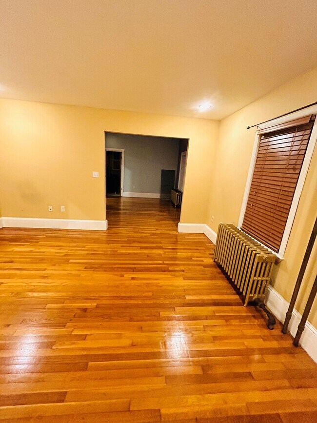 Building Photo - 23 Holmfield Ave