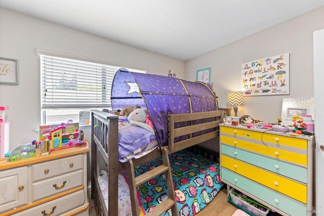 Building Photo - 907 Shadywood Cir