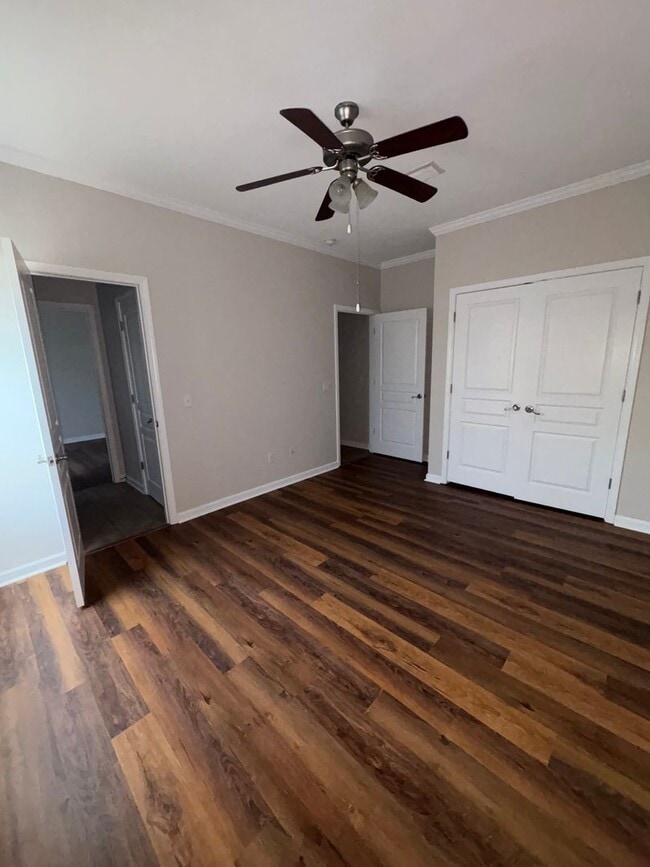 Building Photo - Cotton Creek!!!