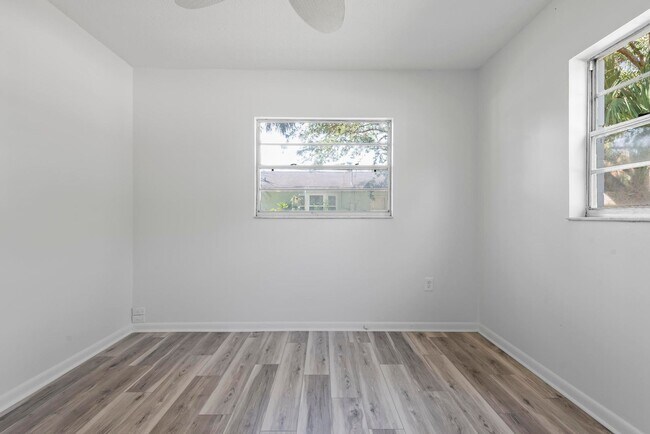 Building Photo - 1335 S Flagler Ave