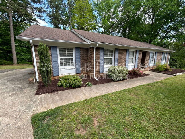 Building Photo - 133 Cliffwood Cir