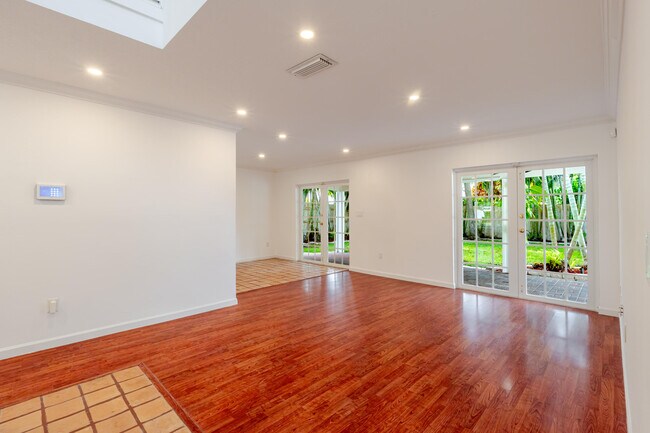 Building Photo - 3069 NW 27th Terrace