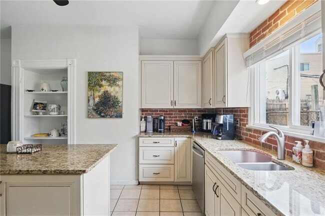 Building Photo - 431 Cedarville St
