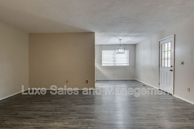 Building Photo - 117 Sahoma Terrace