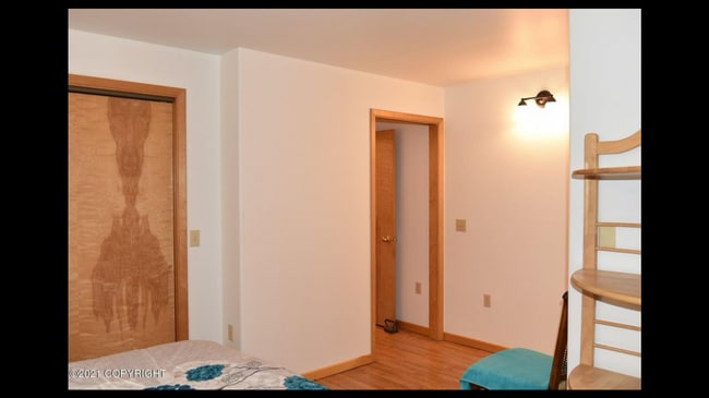 Building Photo - 3BR/3BA Home on 1.9 Acres – Mountain Views...